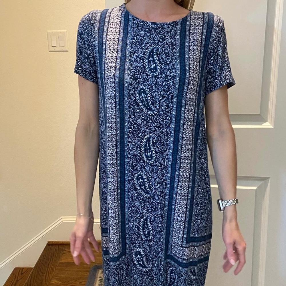 J Jill Short Sleeve, Knee Length Dress; Blue Floral Print; Stretch; Slimming;XSP